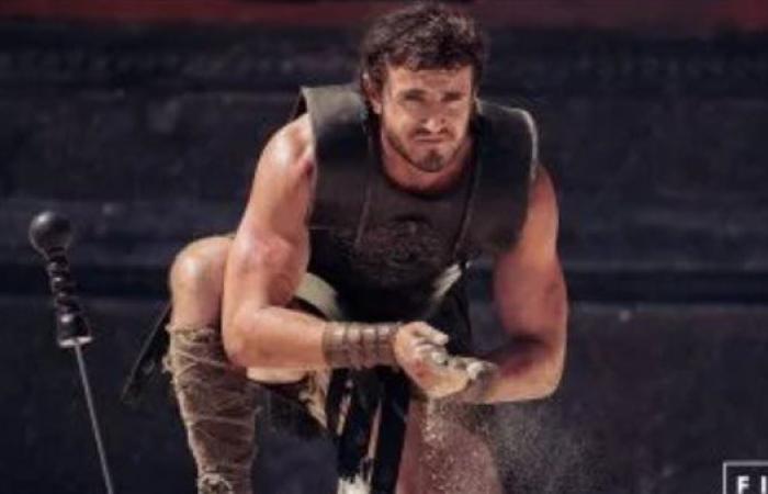 بول ميسكال عن تعاونه مع دينزل واشنطن في Gladiator 2: ركضت لغرفة الملابس