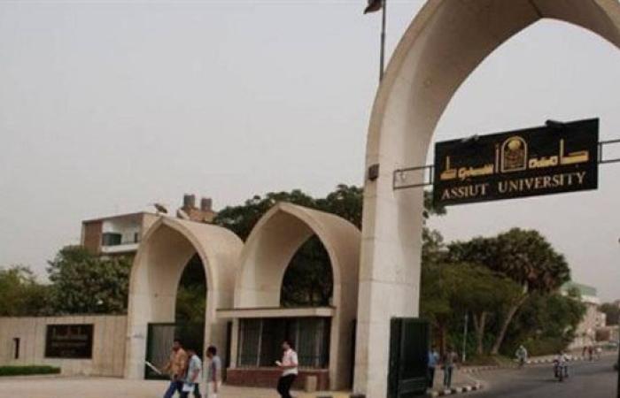 الدكتور المنشاوي يصدر قرارًا بتجديد ندب المستشار عبدالرازق عثمان مستشارًا قانونيًا في جامعة أسيوط