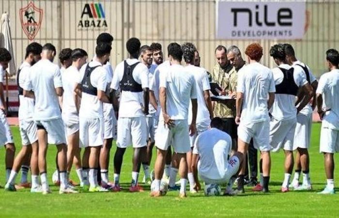 أحمد سليمان يجتمع بلاعبي الزمالك في حضور جوميز وعبد الواحد