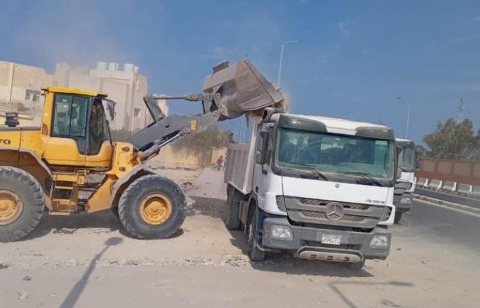 نشاط مكثف لمجلس مدينة العريش.. إزالة انشغالات ومخلفات بناء وتلبية مطالب أهالي السمران (صور)