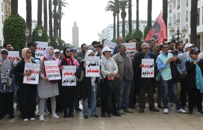 الشغيلة المغربية تحتج أمام البرلمان ضد مشروع القانون المتعلق بالإضراب