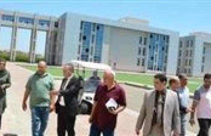 بالبلدي : رئيس جامعة دمياط يتابع أعمال الفرق الطبية بالحرم الجامعي