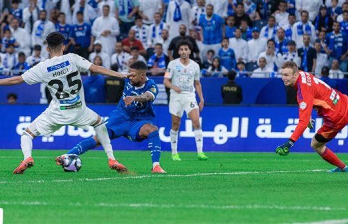 الهلال يكتسح الاتفاق بثلاثية فى الدورى السعودى