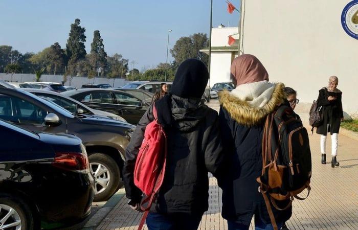 الطلبة يتوصلون بالدفعة الأولى من المنح الجامعية خلال الأسبوع المقبل