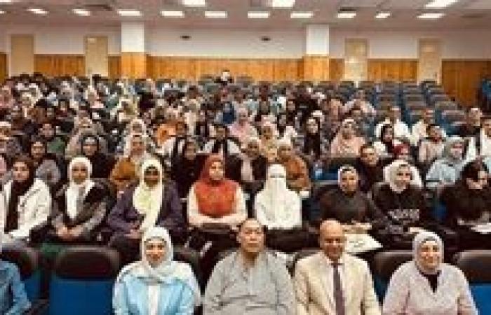 اعلام الجمرك يناقش الاستراتيجية المصرية لمواجهة التحديات.. مع شباب جامعة الإسكندرية