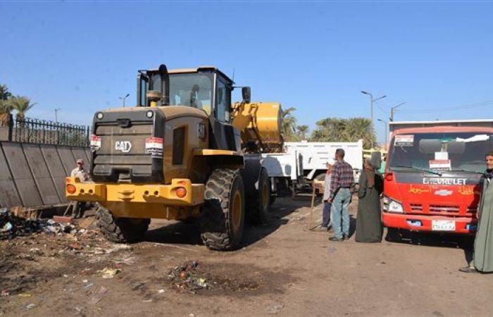 محافظ أسيوط يتفقد الحملة المكبرة لرفع إشغالات الباعة الجائلين بشوارع وميادين حي غرب