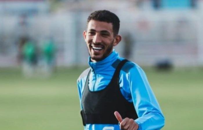 الضحكة مالية وشه.. أول ظهور لـ أحمد فتوح في تدريبات الزمالك بعد انتهاء أزمته