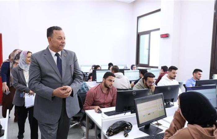 رئيس جامعة المنصورة الجديدة يتفقد اختبارات منتصف الفصل الدراسي الأول 