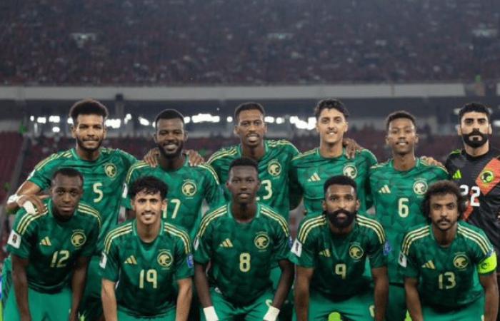 جماهير المنتخب السعودي تفتح النار على حكم مباراة إندونيسيا