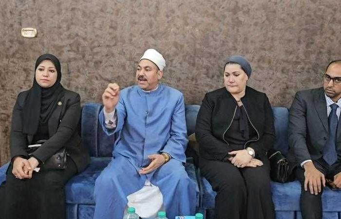 رئيسة القومي للطفولة تقدم واجب العزاء في ضحية حادث ديروط وتطمئن على طفلتيها