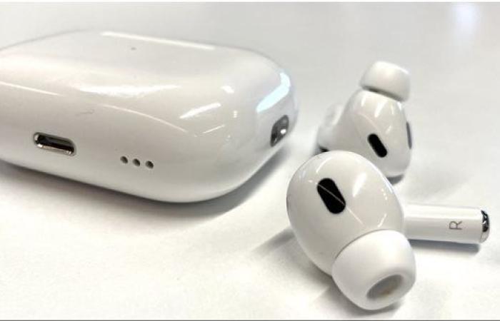 أبل تعزز مزايا سماعتها Airpods Pro