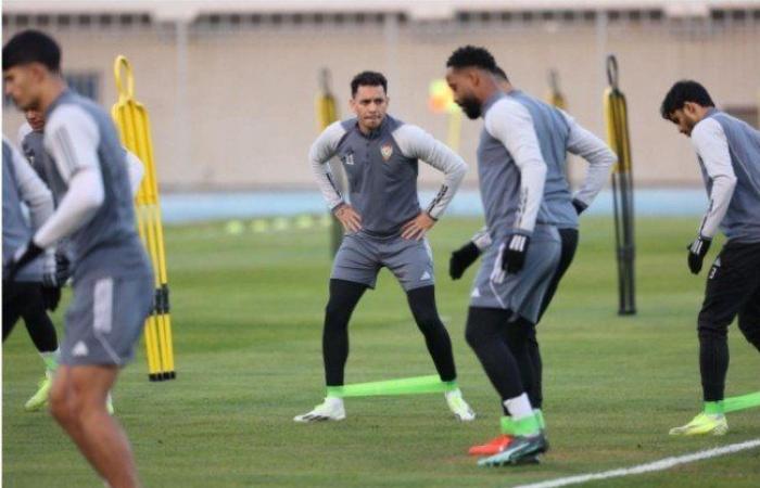 سيناريوهات تأهل منتخب الإمارات على حساب عمان بعد تأزم موقفه