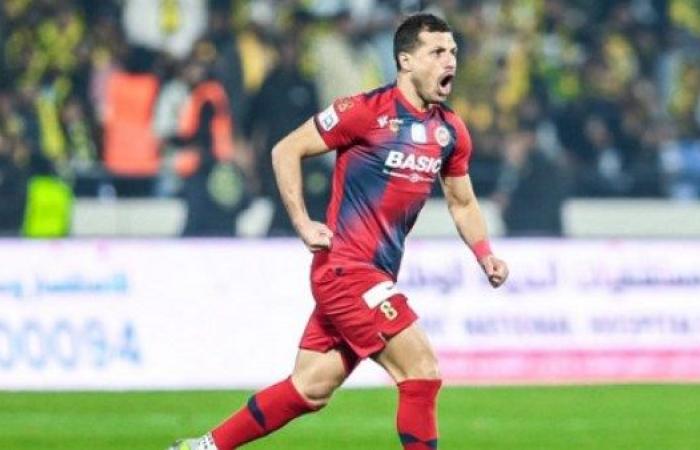 بيراميدز يهدد عودة طارق حامد للزمالك.. ومليون دولار تفسد انتقال نجم فاركو للأبيض