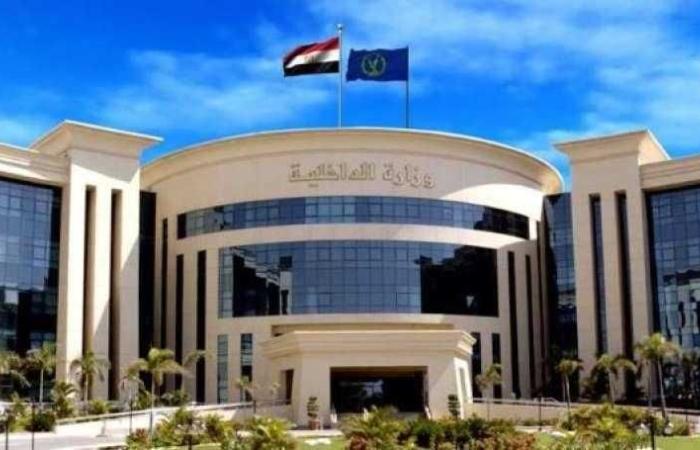 وزارة الداخلية تعلن تشغيل وحدات ”جوازات – أحوال مدنية – مرور” متنقلة بعدد من الجامعات بالقاهرة والجيزة