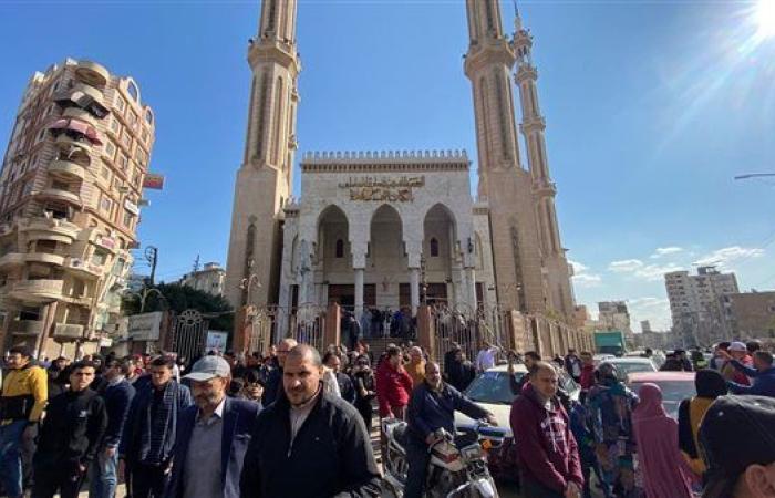 بالصور.. تشيع جثمان المدير الفني لـ نادي عمال المنصورة بحضور لاعبي الفريق