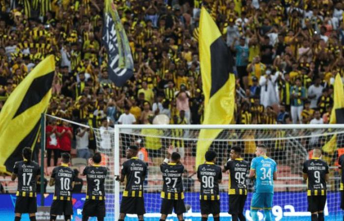 شاهد | جماهير نادي الاتحاد تُشعل الأجواء قبل كلاسيكو الهلال