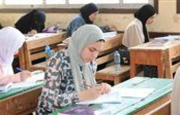 المديريات التعليمية تجهز لجان امتحانات الترم الأول لصفوف النقل