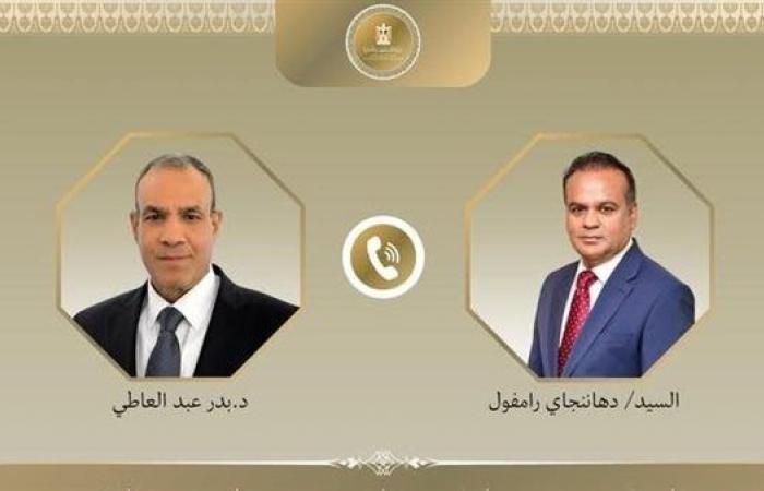 اتصال هاتفي بين وزير الخارجية والهجرة ونظيره الموريشي