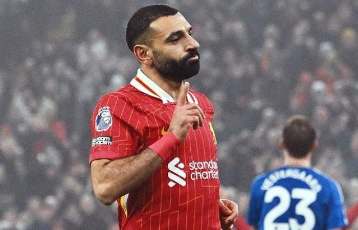 صورة غامضة تثير الجدل.. هل اقترب محمد صلاح من الهلال؟