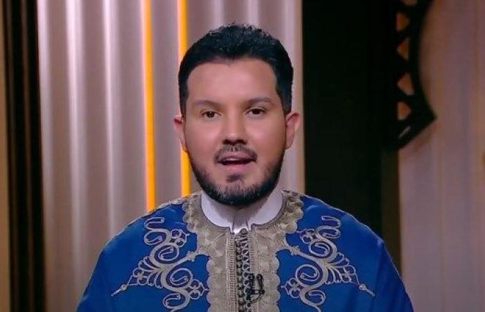 داعية إسلامي: النبي كان بيحب اللون الأبيض والأخضر في لبسه (فيديو)