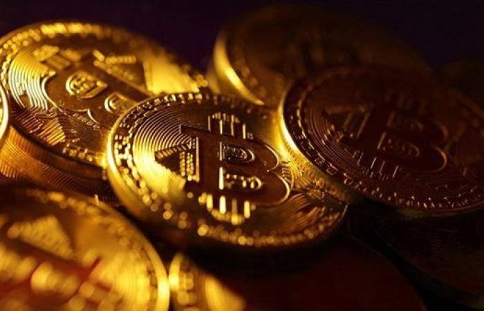 سعر البيتكوين يتراجع مع تلاشي دعم ترامب