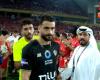 لاعبو الأهلي ينظمو ممرا شرفيا للزمالك خلال تسلم جوائز المركز الثانى للسوبر المصرى